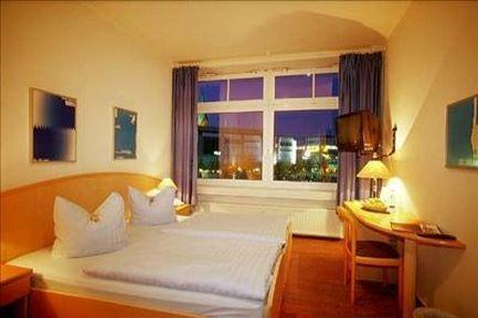 Hotel Am Schwedenkai Kilonia Zewnętrze zdjęcie